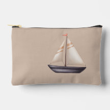 Braunes Segelboot und Name auf Beige