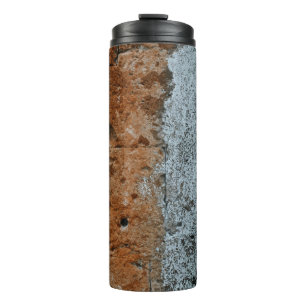 Braunziegelwand Thermosbecher