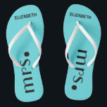 Braut-Empfang personalisiert Flip Flops<br><div class="desc">Ein niedlicher Zusatz zu Ihrem Bestimmungsortstrand oder zu Poolsidehochzeit! Tanzen Sie die Nacht weg in diesen bequemer Zaum umdrehen Reinfälle. Beispielhintergrundfarbe ist- Tiffany, Aqua Blauklicken "besonders anfertigen es" zur Änderungsfarbe. Das Wort "Frau", im Schwarzen mit den Bräuten nennen personalisiertes. Um des zusammenpassenden Bräutigams zu sehen Reinfälle umzudrehen bitte besichtigen meinen...</div>