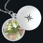 Braut Hochzeitsbroquet Foto Keepake hinzufügen Medaillon<br><div class="desc">Passen Sie dieses Design heute an! Dieses Geschenk ist perfekt für den besondere Anlass.
 Kommen Sie zum Karo aus unserem Geschäft,  für alle unsere coolen Designs.</div>
