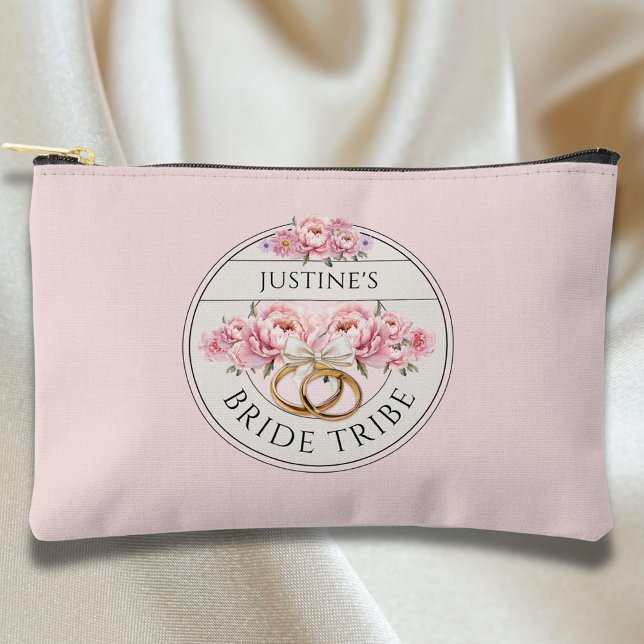 Braut Stamm Zubehörtasche (Pink floral Accessory Pouch bridesmaid gift with the text Bride Tribe)