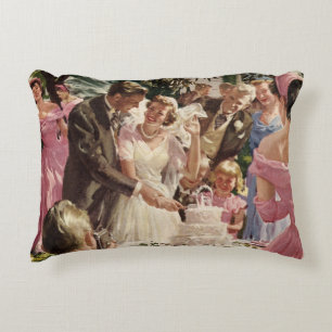 Braut und Bräutigam Hochzeitspaar schneidet die Ho Dekokissen