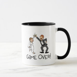 Braut-und Bräutigam-Spiel vorbei Tasse