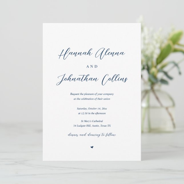 Braut und Groom Church Wedding, Navy Blue Einladung (Stehend Vorderseite)