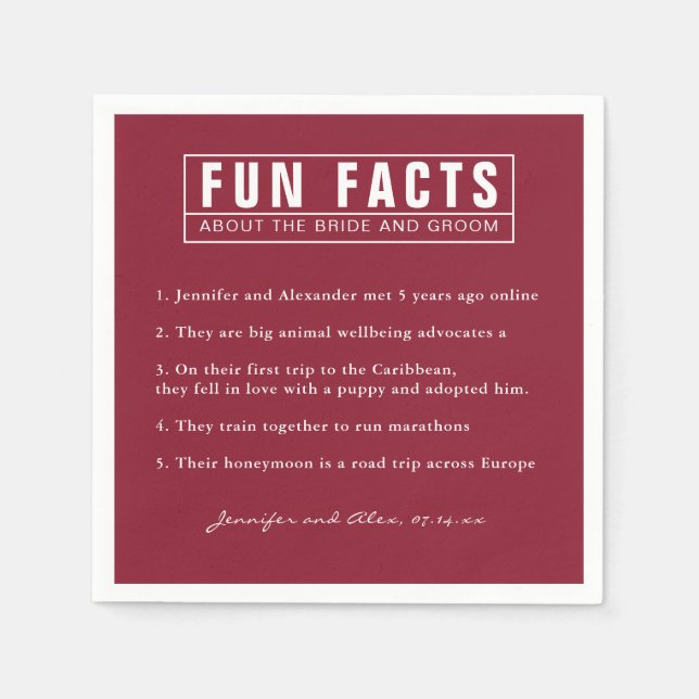 Braut und Groom Fun Fakten Burgund Rotes Papier Serviette (Vorderseite)