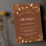 Brautgoldensterne Luxus Einladung<br><div class="desc">Brauner Hintergrund mit goldenen Sternen. Personalisieren und fügen Sie einen Namen und Party-Details hinzu. Der Name wird mit einem handgeschriebenen Stilskript geschrieben,  mit weißen,  farbigen Buchstaben.</div>