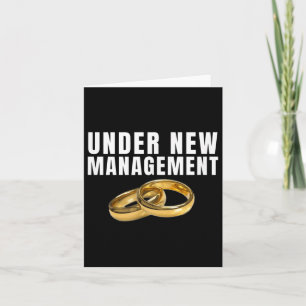 Brautgroom-Hochzeitssender unter der neuen Managem Karte