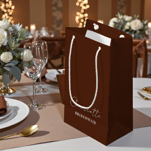Brautjungfer Minimalist Schrift   Braun Kleine Geschenktüte