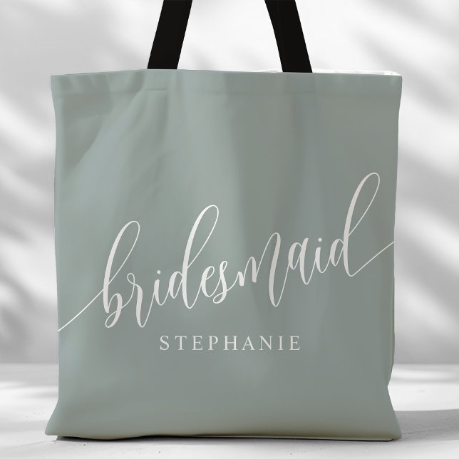 Brautjungfer Modern Script in Staubsage Tasche (Von Creator hochgeladen)