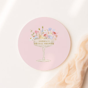 Brautjungfernausflug mit rosa Champagner-Wildblume Runder Aufkleber