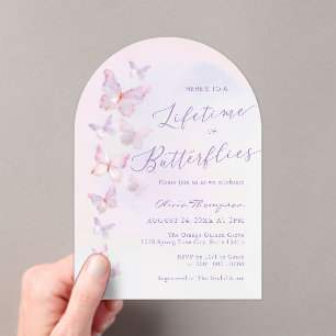 Brautjungfernparty mit lila Schmetterlingen Acryleinladungen