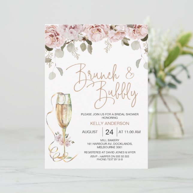 Brautparty aus Blüten und Eukalyptus Brunch Bubbly Einladung (Stehend Vorderseite)