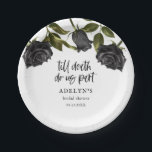 Brautparty Halloween Pappteller<br><div class="desc">Vintage Zwischenplatte aus Brautparty-Themenpapier,  auf der schwarze Rose auf weißem Hintergrund dargestellt sind. Im Text steht: "Bis der Tod uns teilhat."</div>