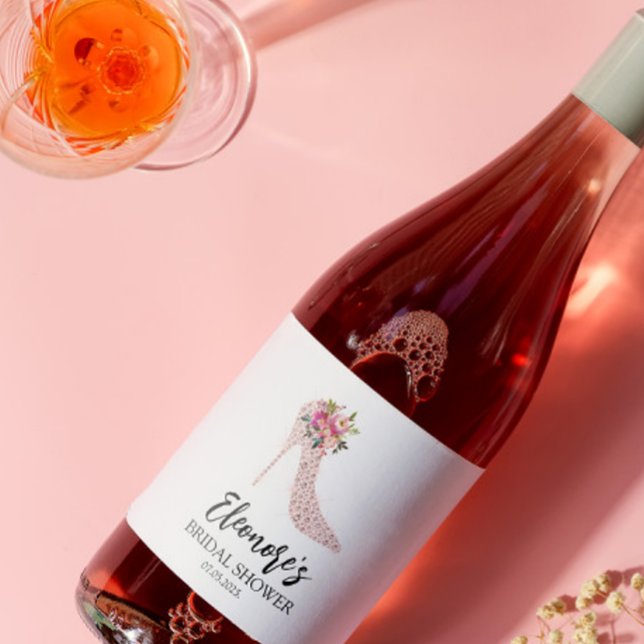 Brautparty mit rosa High Heels (Von Creator hochgeladen)