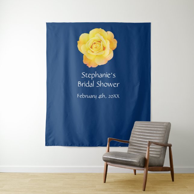 Brautparty Monogram Name Yellow Rose Navy Blue Wandteppich (Beispiel)