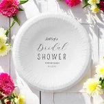 Brautparty Schwarz-weiß Pappteller<br><div class="desc">Brautparty Paper Bowls in Schwarz und Weiß mit eleganten Typografie-Skript. Mehr Produkte mit diesem Design sind in der folgenden Kollektion zu finden.</div>