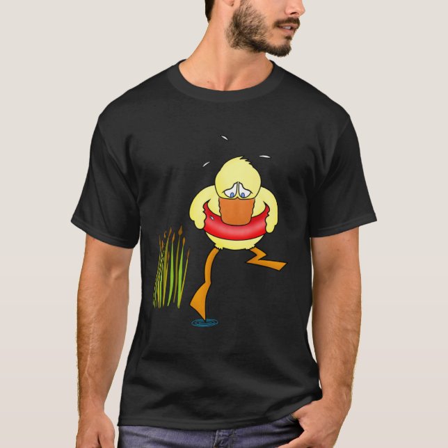 Braving the waters cute and  duck bird swimming le T-Shirt (Vorderseite)