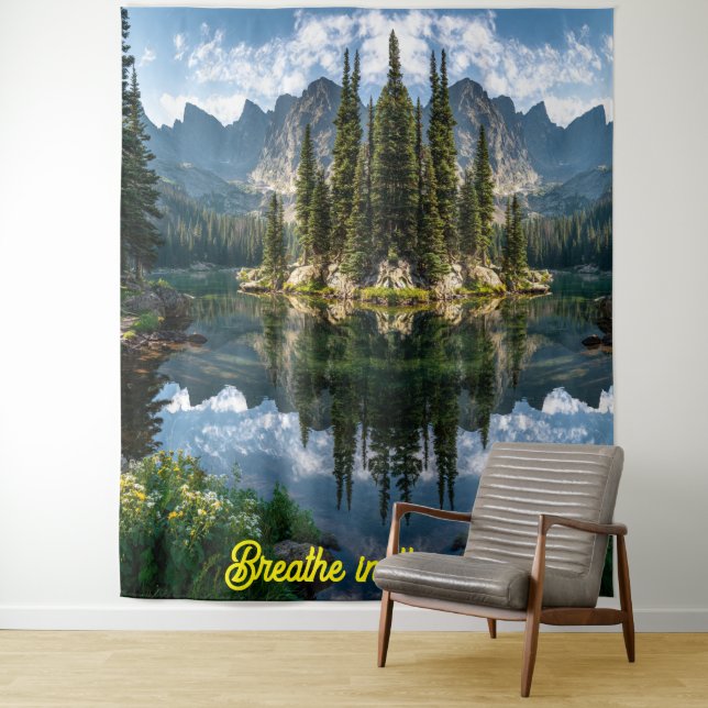  Breathe In: Tranquil Island Reflections Wandteppich (Beispiel)