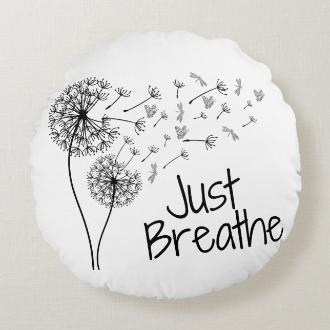 Breathe Round Coussin par Posh Little Finds (Devant)