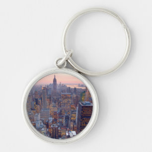 Breite Ansicht von Manhattan am Sonnenuntergang Schlüsselanhänger