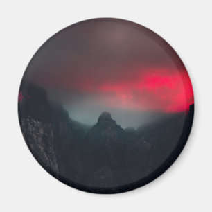 Brennende Wolken, Nebel und Berge Magnet