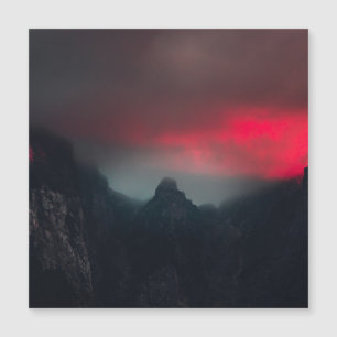 Brennende Wolken, Nebel und Berge Magnetkarte