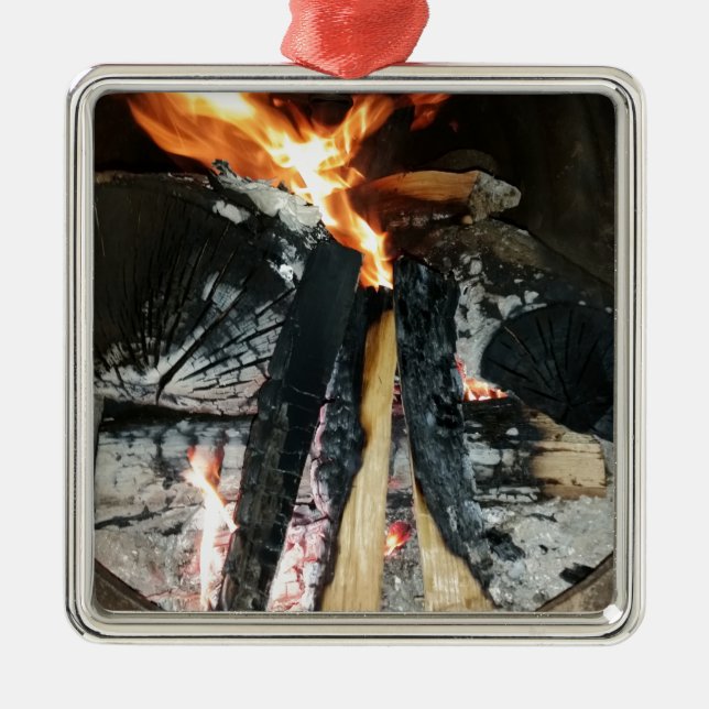 Brennholz Silbernes Ornament (Vorne)