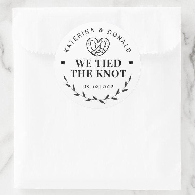 Bretzel wir die Knotehe tippen Runder Aufkleber (Tasche)