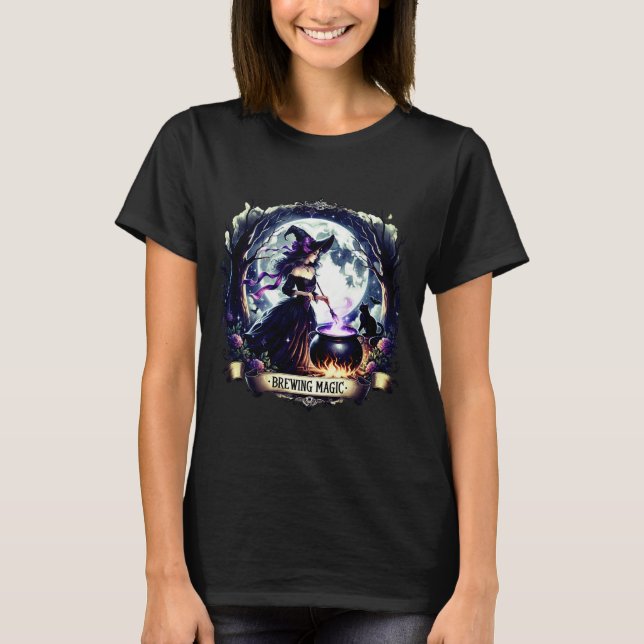 "Brewing Magic" Halloween Witch Shirt (Vorderseite)