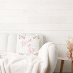 Brian to be Pink Floral Script Wassercolor Hochzei Kissen<br><div class="desc">Ein schönes Bride-to-Be Kissen für Ihre Zuhause. Ein tolles Duschgeschenk. Herzlichen Glückwunsch Geschenk wäre eine wunderbare Überraschung für die Braut zu sein.</div>