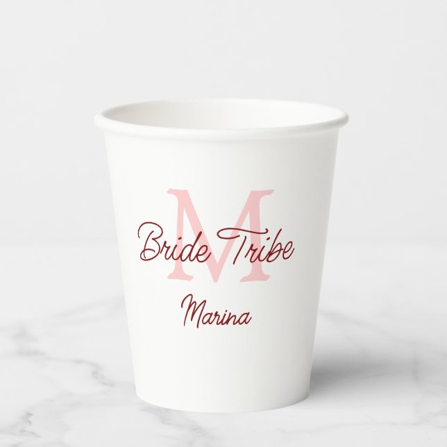 Bribe Stamm Monogramm rotes Brautparty einfache Mi Pappbecher (Vorderseite)