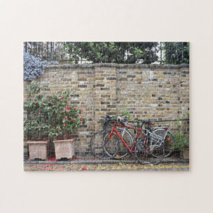 Brick Wall and Bicycles London Großbritannien