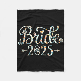 Bride Est 2025 Verheiratet Wedding Brautparty Bach Fleecedecke