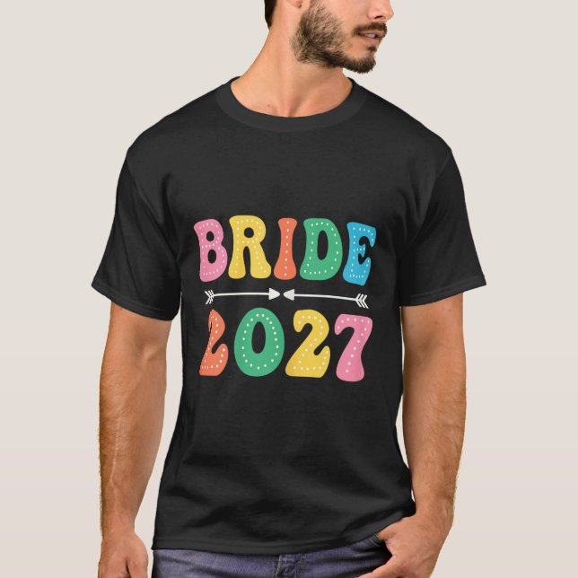 Bride Est 2027 Verheiratet Wedding Brautparty Bach T-Shirt (Vorderseite)