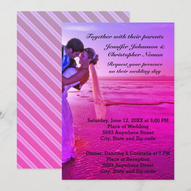 Bride & Groom Lila Sunset Beach Hochzeit einladen Einladung (Vorne/Hinten)