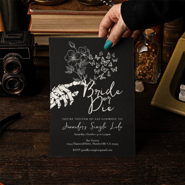 Bride or Die Gothic Floral Bachelorette Party Einladung (Von Creator hochgeladen)