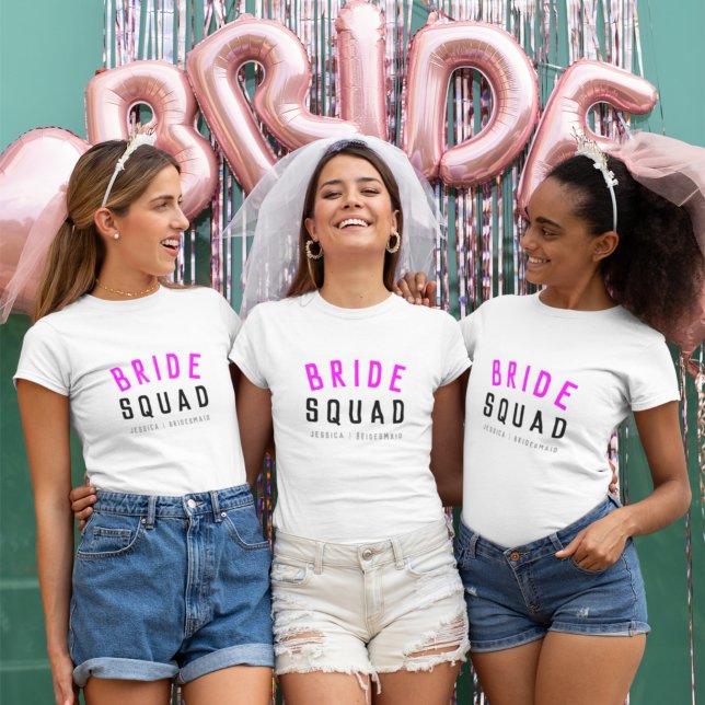 Bride Squad | Hot Pink Bachelorette Bridesmaid T-Shirt (Von Creator hochgeladen)