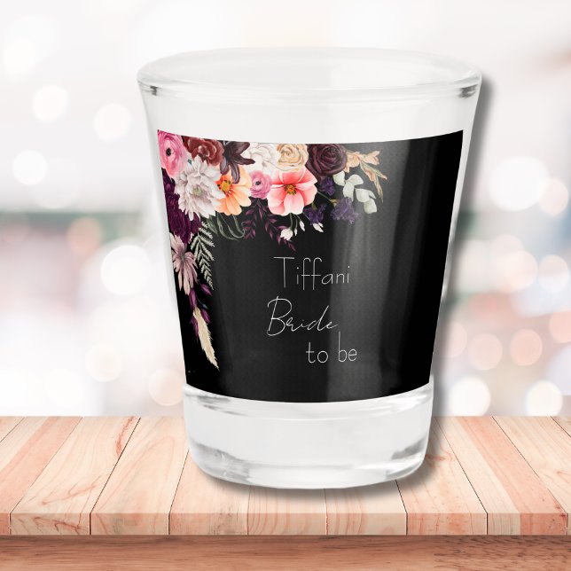 Bride to Be Moody Blume & Greenery Brautparty Schnapsglas (Von Creator hochgeladen)