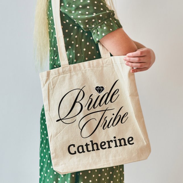 Bride Tribe Black Modern Script Custom Bridesmaid Tragetasche (Von Creator hochgeladen)