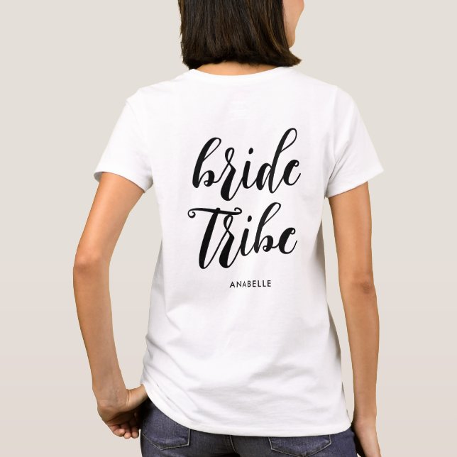 Bride Tribe Moderner Minimalistischer Junggeselinn T-Shirt (Rückseite)