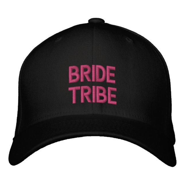 Bride Tribe Pink Typografie Bachelorette Bestickte Baseballkappe (Vorderseite)