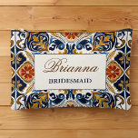 Bridesmaid gibt Vintag Talavera Azulejo Monogramm Zubehörtasche<br><div class="desc">Bridesmaid-Geschenke Vintag Talavera Azulejo Mediterblauen braunen Fliesen Hochzeitsstift Brautparty bevorzugt monogramm personalisierte Namen Toilettensäcke</div>