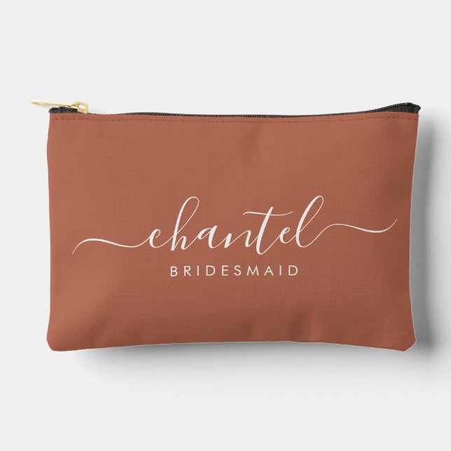Bridesmaid Modernes Skript Kosmetik Terracotta Zubehörtasche (Vorderseite)