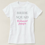 Bridesmaid Pink Individuelle Name Wedding Bachelor T-Shirt<br><div class="desc">Schöne Kalligraphie,  rosa Bridesmaid T - Shirt. Ideal für Hochzeitsarbeit und T - Shirt. Brautkommando.</div>
