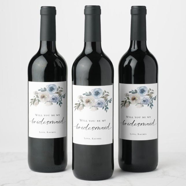 Bridesmaid Proposal Dusty Blue Floral Wedding Weinetikett (Flaschen)