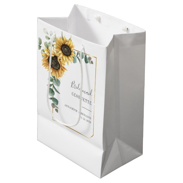 Bridesmaid Sunflower Eukalyptus Floral Wedding Mittlere Geschenktüte (Vorderseite Schrägansicht)