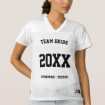 Bridesmaid Team Bride Sports Letters Frauen Football Trikot<br><div class="desc">Bridesmaid Team Bride Sports Letters Football Jersey. Personalisiert mit Namen oder beliebigem Zitat oder Sprichwort. Verwenden Sie einen lustigen Spitznamen oder lustige Charaktere jedes Mitgliedes Ihrer Hochzeitsfeier,  um die Dinge zu beleben. Diese sind ideal für den Junggeselinnen-Abschied oder für Spaß und Spiele am Empfang.</div>