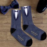 Bridesman Navy Blue Tuxedo Gatsby Gastgeschenk Hoc Socken<br><div class="desc">Wer wollte keine Socken als Dankeschön,  dass du dein Bridesman bist? Mit einem Smoking-Ensemble für Mitternacht in Blau und Weiß und Platz für seinen Namen und Ihr Hochzeitstag</div>