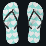 Bridge Aquamarin Blue & White Wedding Hearts Party Flip Flops<br><div class="desc">Lächeln Sie sich an,  wenn sie diese lustigen Flip Flops bekommt,  geben Sie ihr die passende Tasche,  sie wird diese wunderbare Liebe! Personalisieren Sie es nach Ihrer Wahl. Ideal für Gastgeschenke,  Brautparty,  Babydusche oder Geburtstagsgeschenke. Suchen Sie nach weiteren lustigen Ideen,  die alle Teil der BRIDE & CO. Kollektion sind.</div>