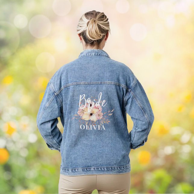 Bridge Modern Watercolor Floral Name Jeansjacke (Stylishly Personalize this Modern Denim Jacket with the Bride's Name)